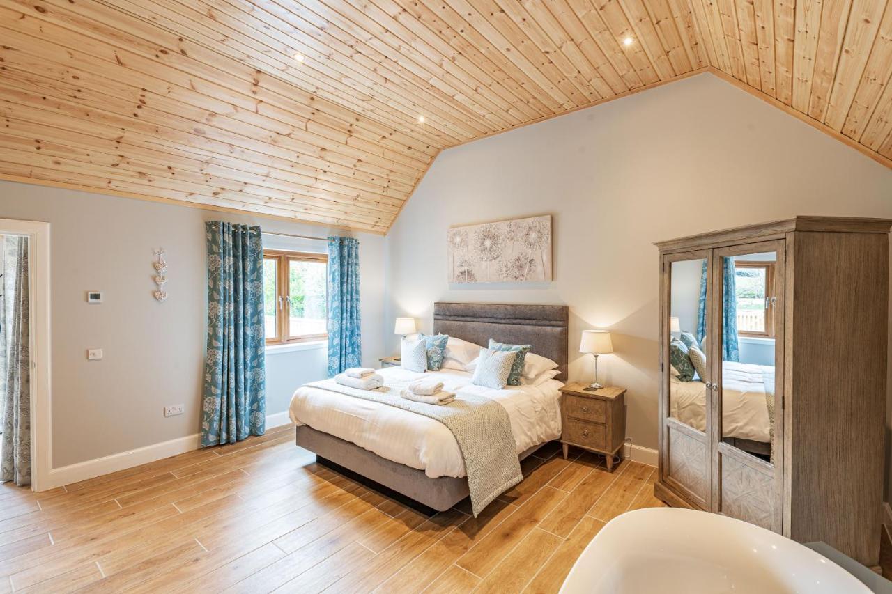 Osprey Lodge 1 With Hot Tub Newton Stewart Dış mekan fotoğraf